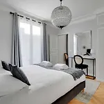 Charming Apartment- 1Br4P- Place Victor Hugo