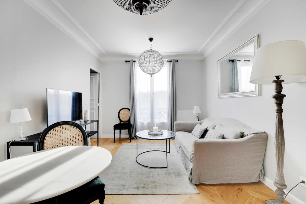 Appartement Charming Apartment- 1br4p- Place Victor Hugo Parijs